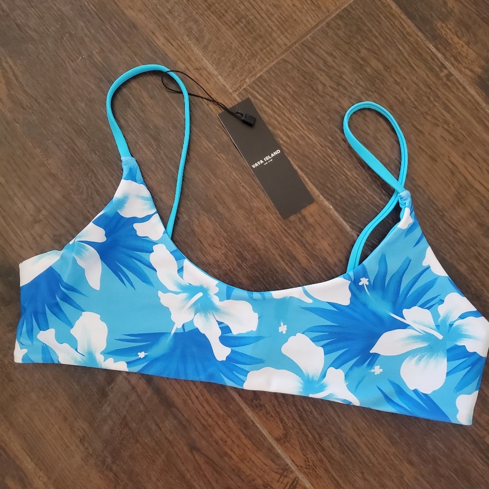 NWT Vaya Island Oasis Reversible top